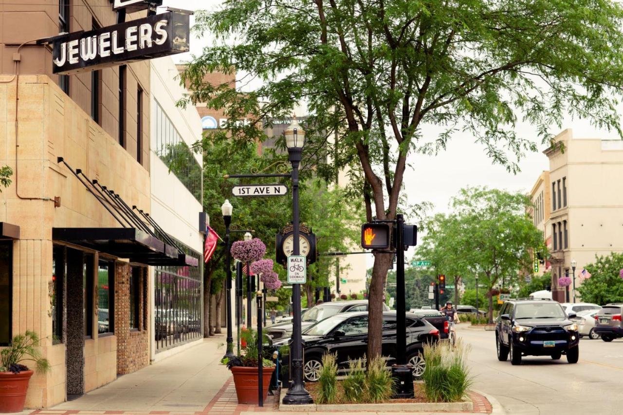 Jasper Hotel Fargo Bagian luar foto
