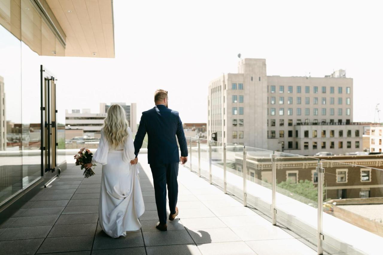 Jasper Hotel Fargo Bagian luar foto