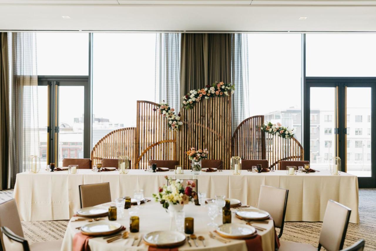Jasper Hotel Fargo Bagian luar foto